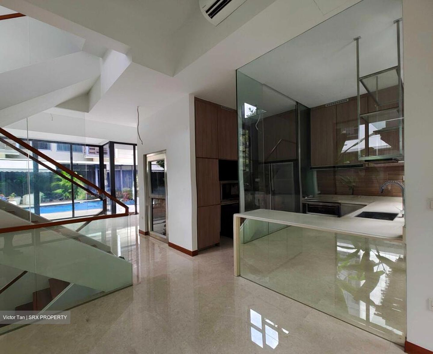 Sunrise Avenue (D28), Terrace #497194771